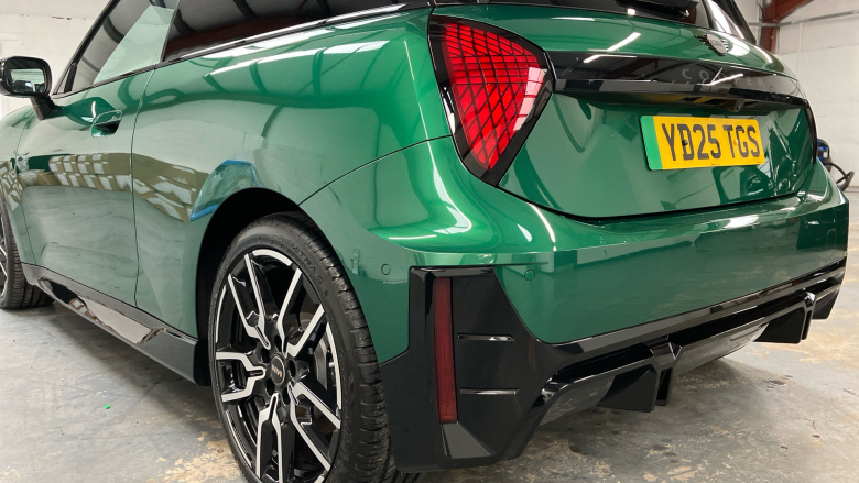 MINI Cooper 135kW E Sport [Level 2] 41kWh 3dr Auto Electric Hatchback